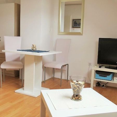 Mia Airport Studio Apartment - 0-24H Self Check In&Out - Parking On Site فيليكا غوغيتْسا المظهر الخارجي الصورة
