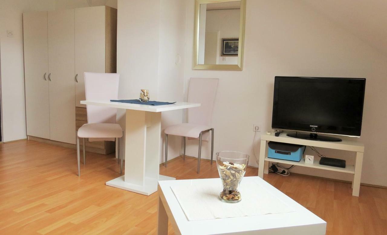 Mia Airport Studio Apartment - 0-24H Self Check In&Out - Parking On Site فيليكا غوغيتْسا المظهر الخارجي الصورة