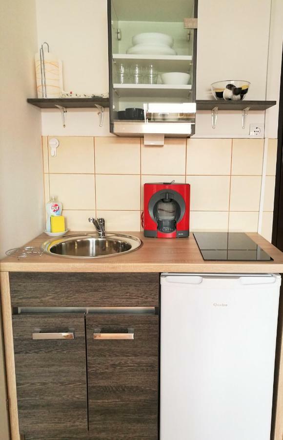 Mia Airport Studio Apartment - 0-24H Self Check In&Out - Parking On Site فيليكا غوغيتْسا المظهر الخارجي الصورة